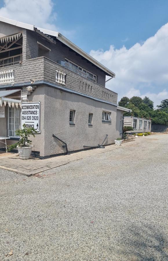 Stay At Home Airport Lodge Kempton Park Bagian luar foto