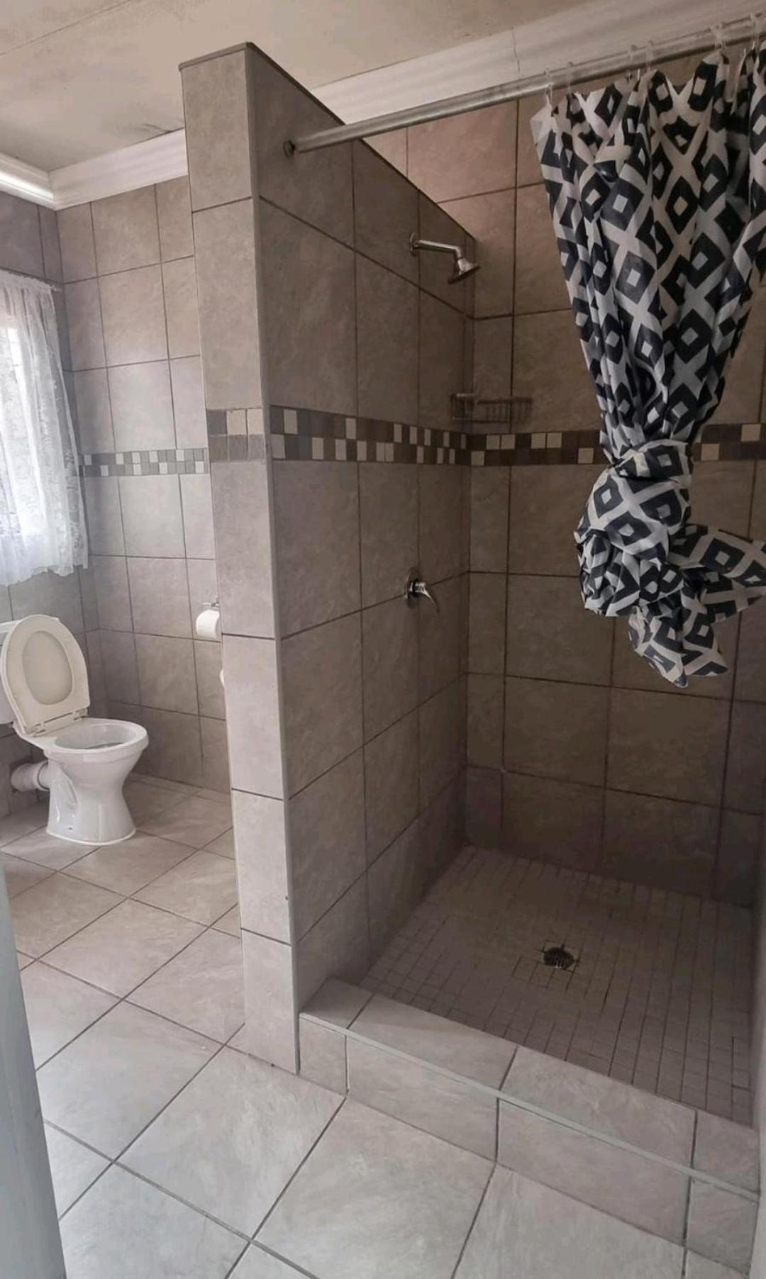Stay At Home Airport Lodge Kempton Park Bagian luar foto