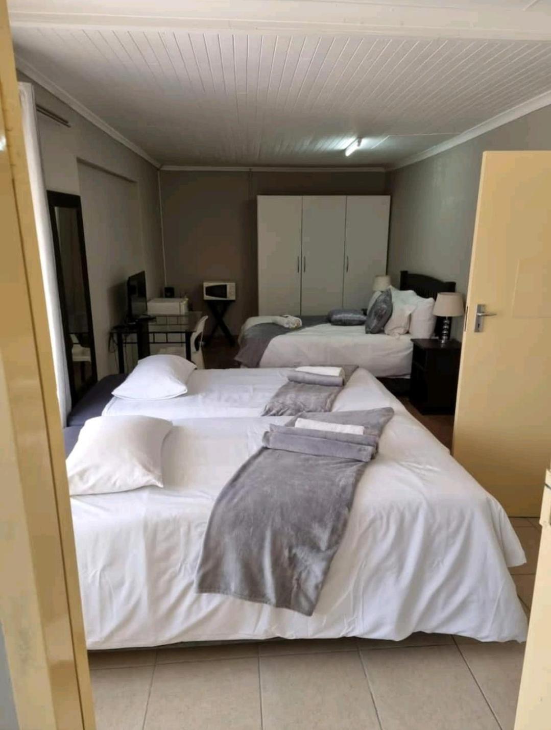 Stay At Home Airport Lodge Kempton Park Ruang foto